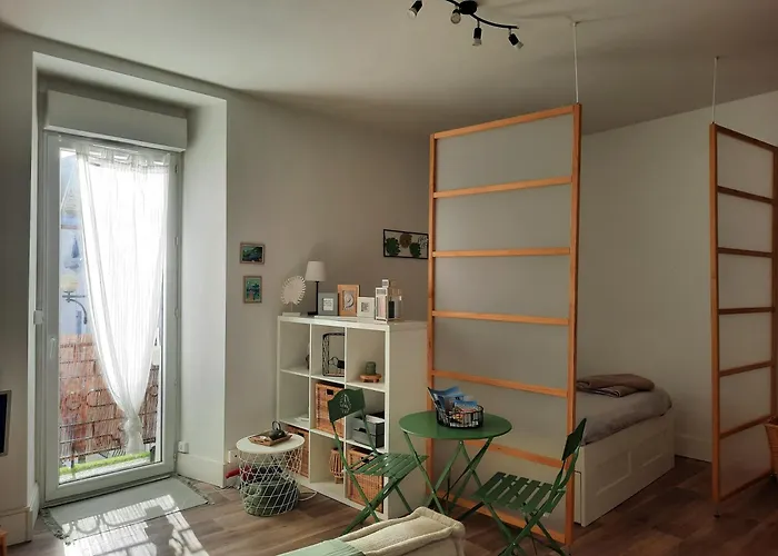 Le Studio D\'En O, Au Coeur De La Haute Ville De Pornic.